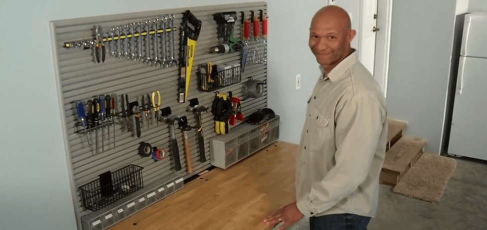 https://benchsolution.com/wp-content/uploads/2021/11/Bench-Solutions-Garage-Workbench-space-saving-video-cropped.jpg